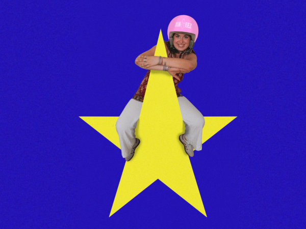 Créatrice de la marque Angeez sur une étoile, symbole de l'univers pop et estival.